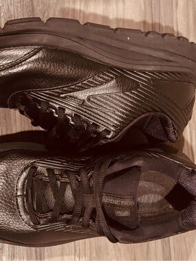 Brooks Addiction Walker 2 Black Lace-Up Sneakers Comfy Athletic Leather 6.5